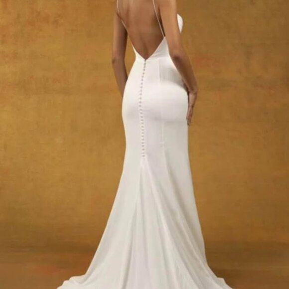 Wedding Dress - Picture 4 of 8